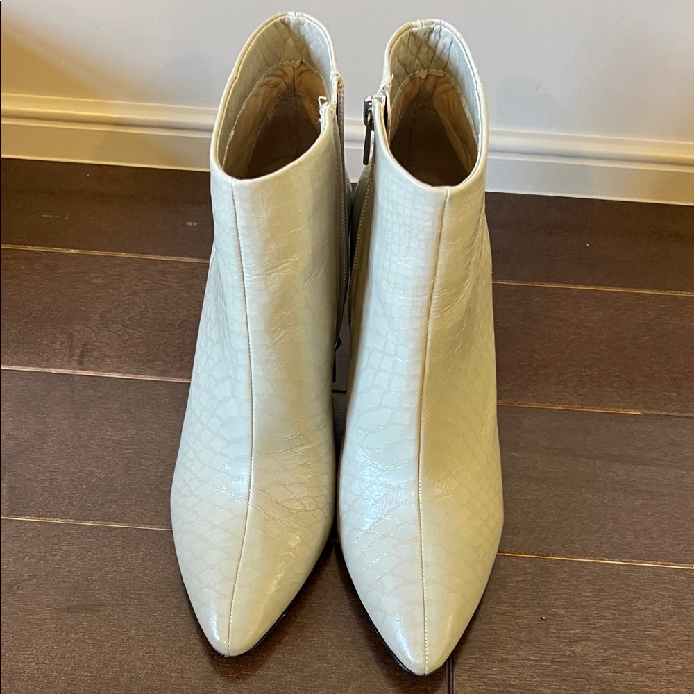 ANTONIO MELANI Textured Cream Ankle Booties